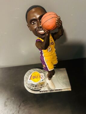 Kobe Bryan “Legends of the Court”  Bobble head. 8 of 2006
